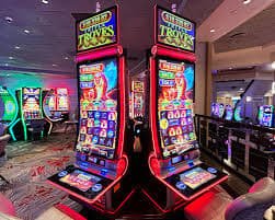 Antarmuka permainan slot Play'n GO di ratu 188 dengan tombol putar, nilai taruhan, dan tabel pembayaran